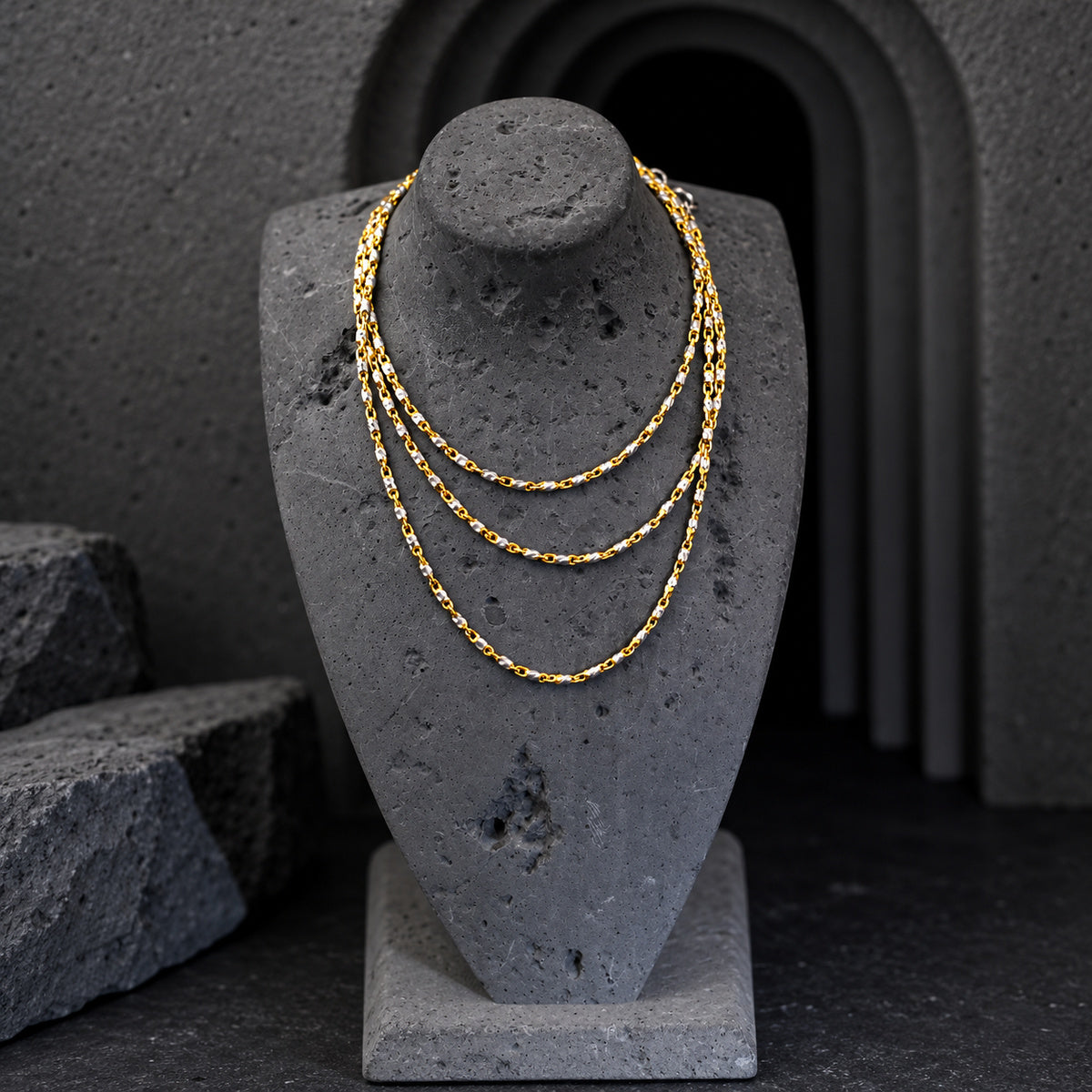 YYNE002 necklace front view
